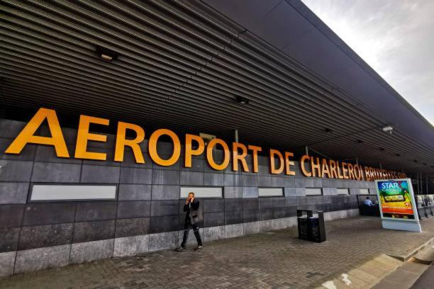Charbonnel 2 Bruxelles-Charleroi-Airport Exterior foto